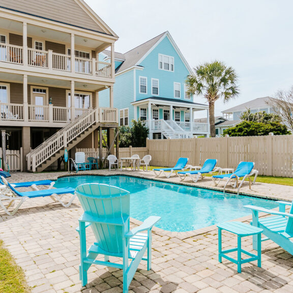 vacation-rental-private-pool-exterior-2x